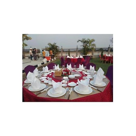 Golden Princess Pathein Buitenkant foto